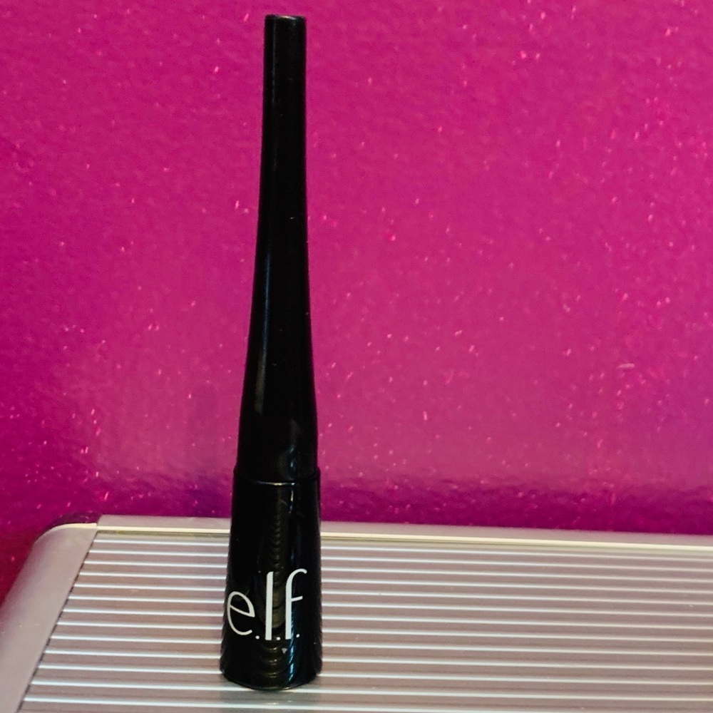Elf  Expert liquid eyeliner